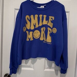 “Smile More” sweatshirt